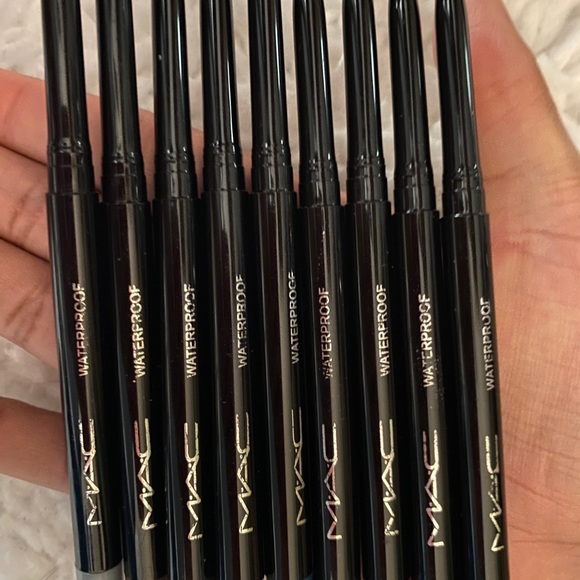 Makeup - Picture 4 of 4